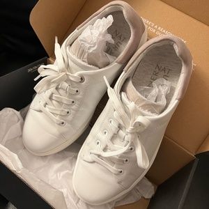 Naturalizer Morrison 2.0 White/Turtledove Sneakers in 8 Wide [ALMOST NEW]